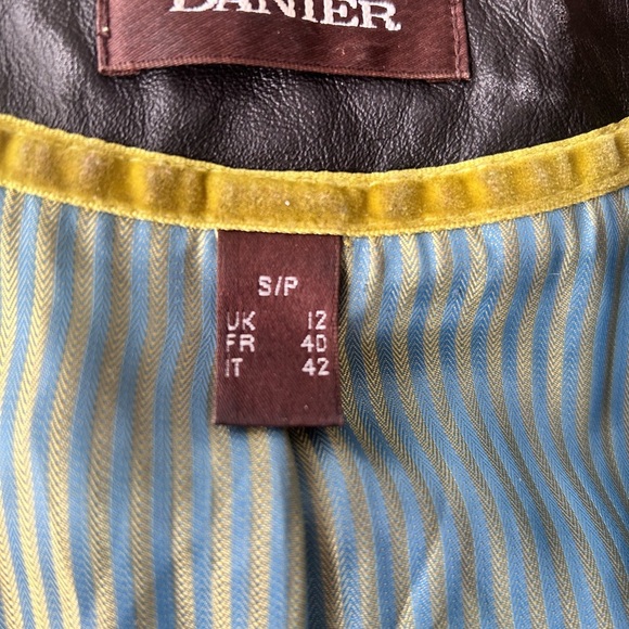 Danier Black LeatherJacket with Fitted Silhouette - Picture 6 of 12